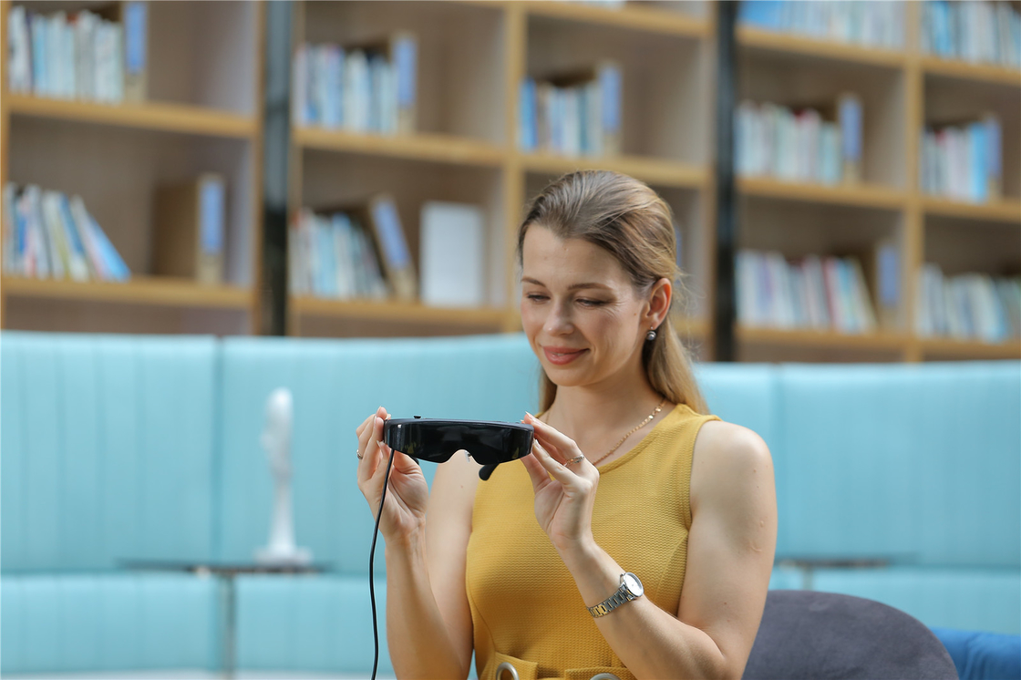 แว่นตา 3D 1080P HDMI & TYPE C 1800 Nits VR แว่นตาสมาร์ทสําหรับวิดีโอ / เกมส์